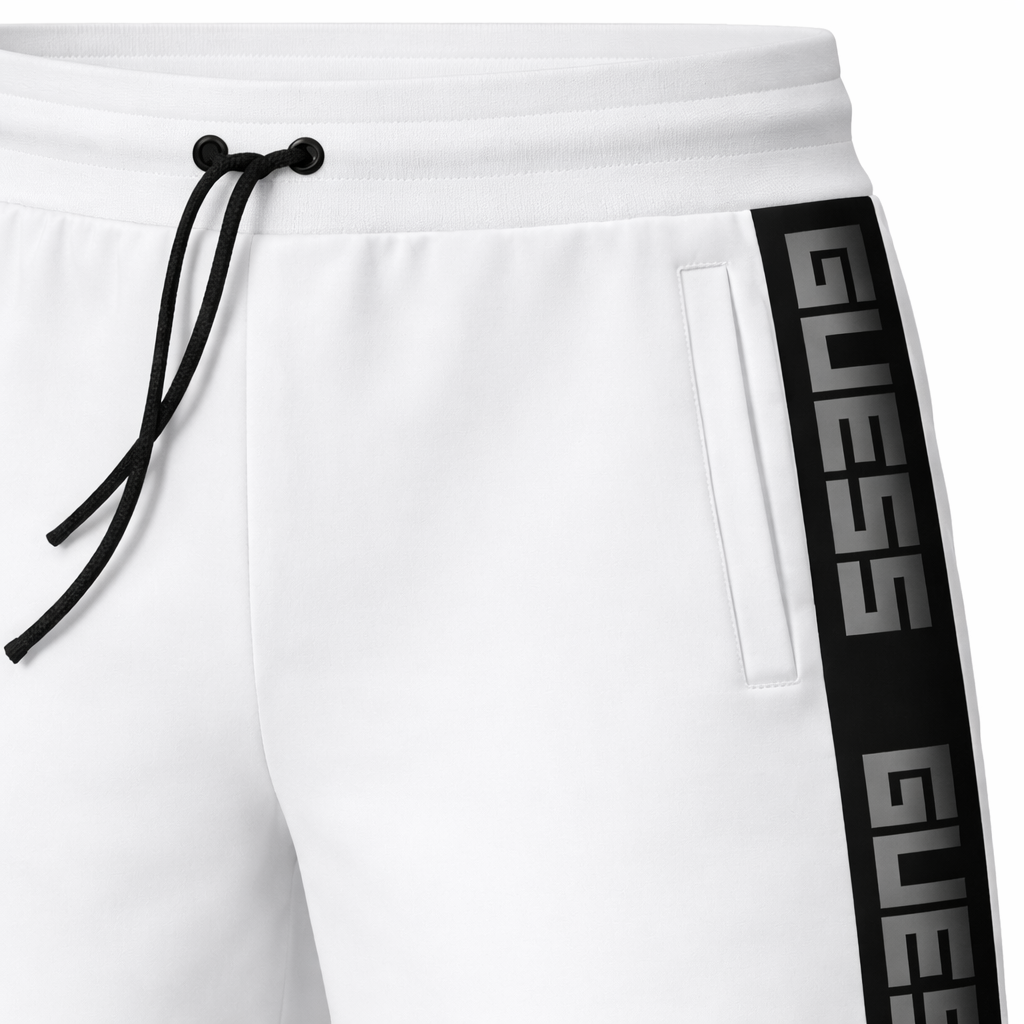 Short Guess con letras negras