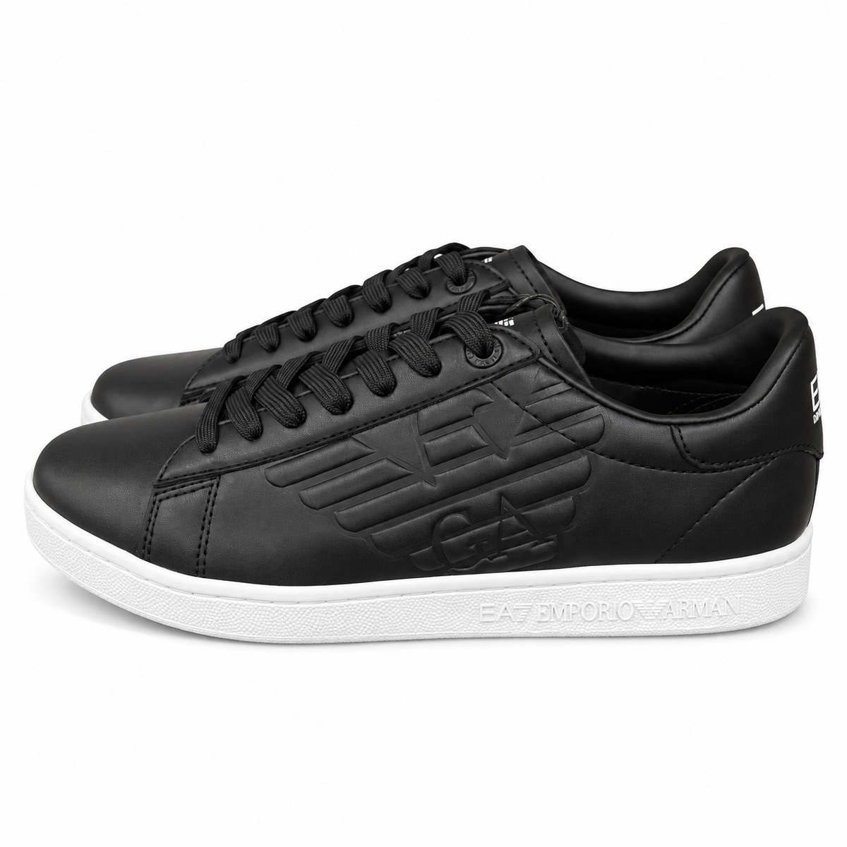 Zapatillas EA7 Emporio Armani Negras con Suela Blanca