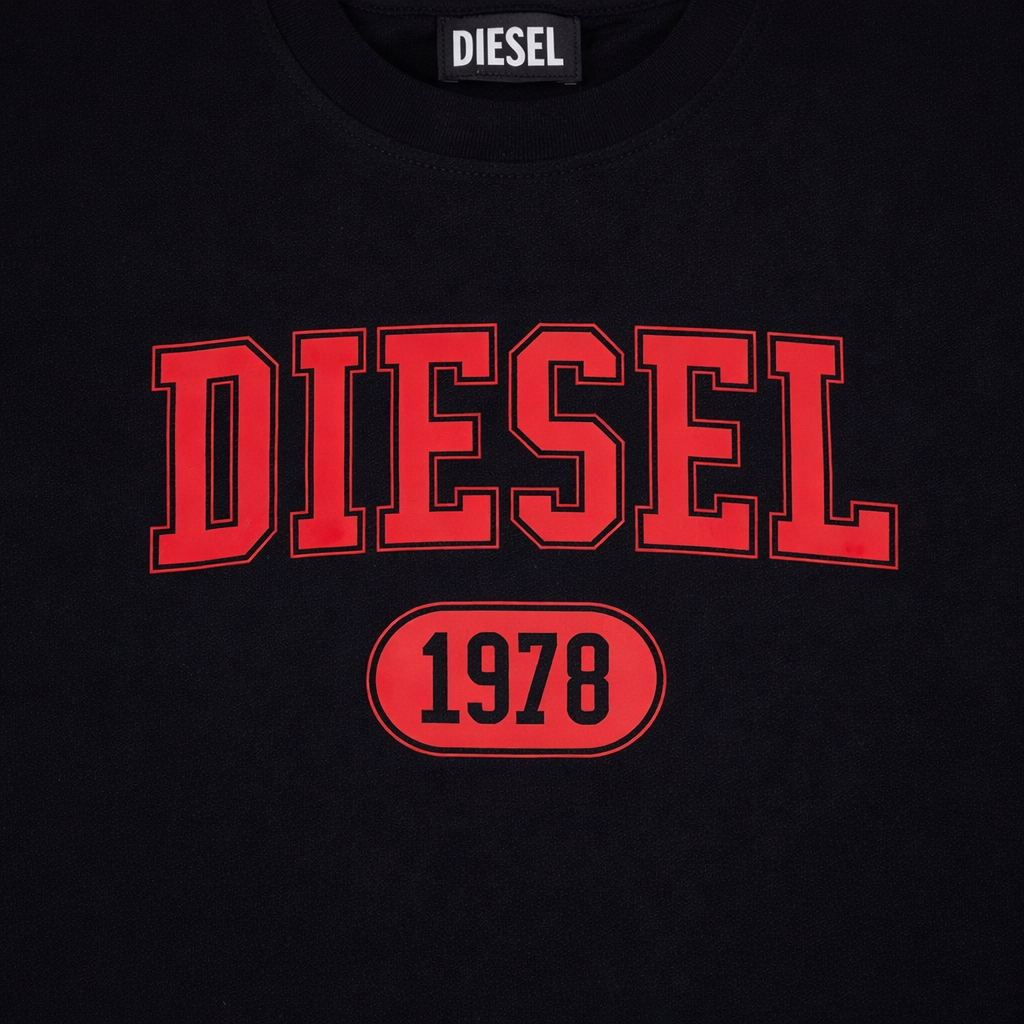 Polera Diesel ® con logo en el Pecho