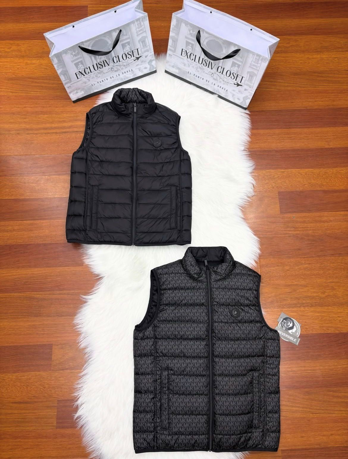 Chaqueta Michael Kors Reversible Negro con Monograma