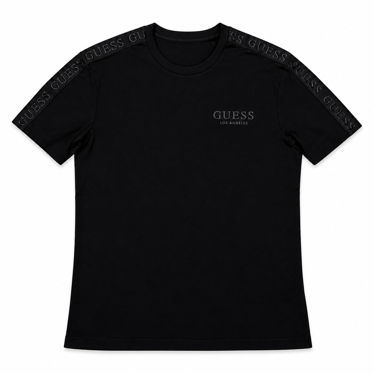 Polera Guess negra con letras engomadas en hombros, vista frontal